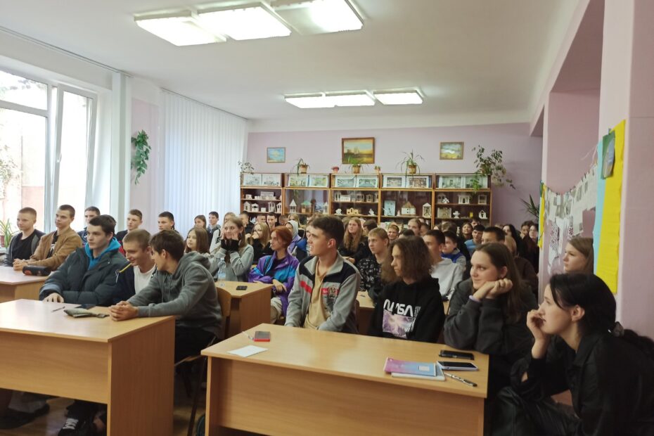 В бібліотеці коледжу